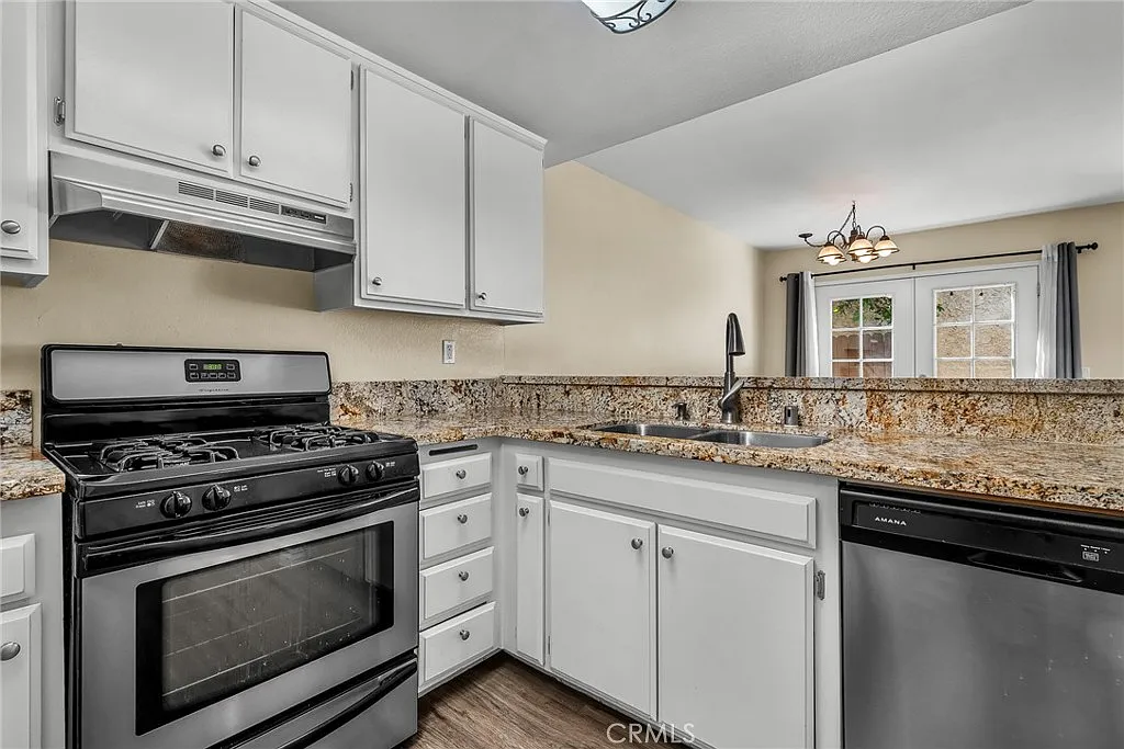 Building Photo - 13701 Hubbard St #18