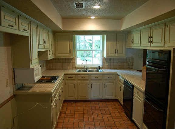 2nd image of 7605 Windmill Ln