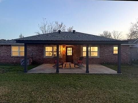 2nd image of 106 Leonell Cir