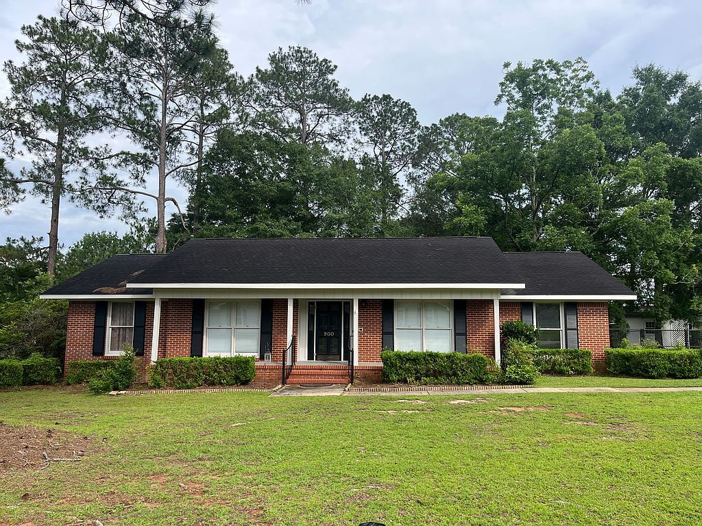 900 Overlook Dr - Property Image