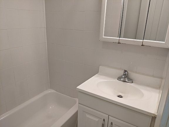 5th image of 1308 Sherman Ave #2
