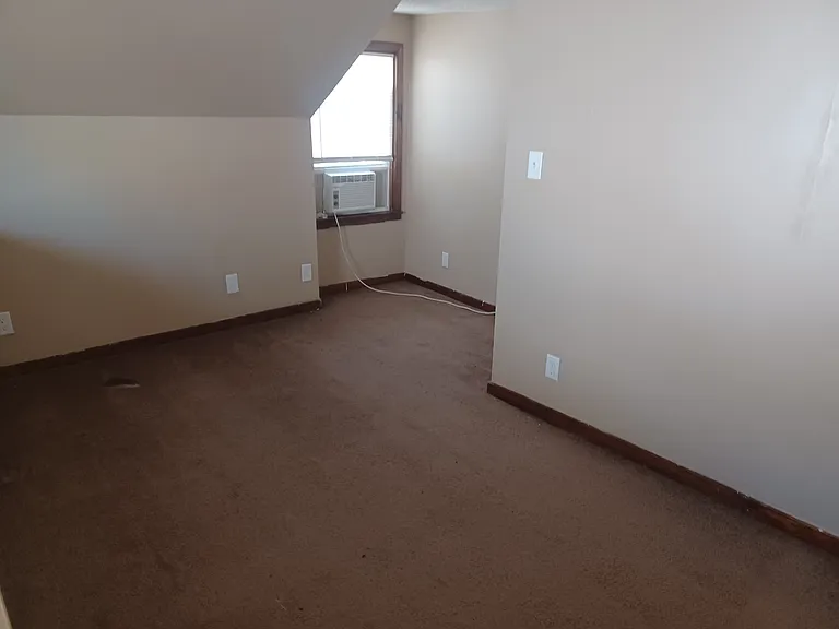 1016 W High St #B — Photo 7