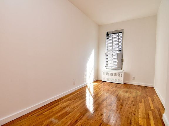 4th image of 2363 7th Ave APT 3J