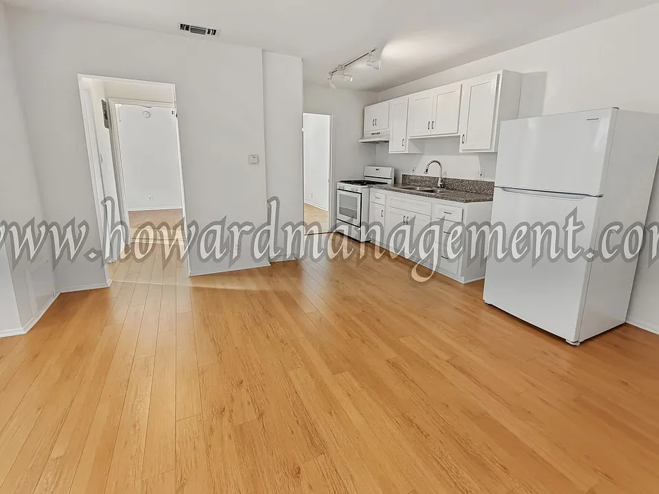 3717 Los Feliz