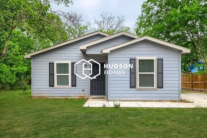 3259 Martin Luther King Dr — Photo 1