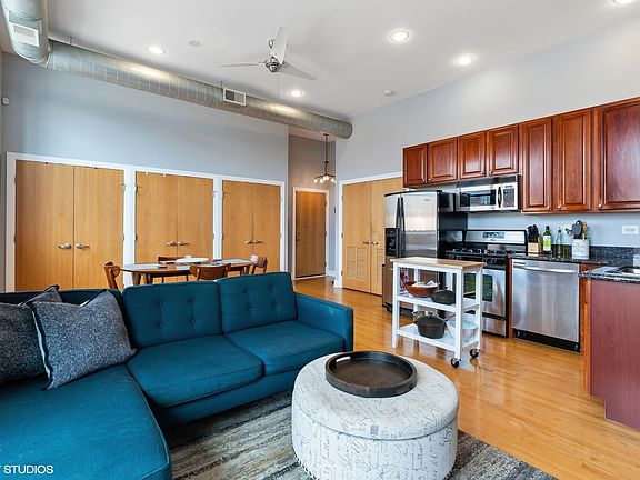 5th image of 1560 W Wabansia Ave APT 3B