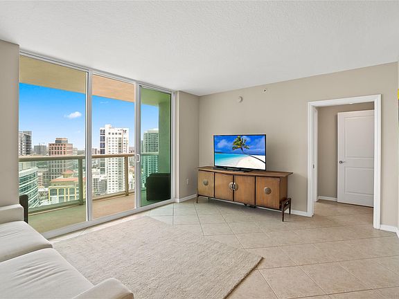 4th image of 347 N New River Drive #2808