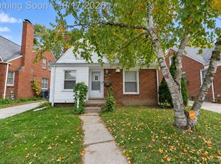 19294 Dalby, Redford, MI 48240