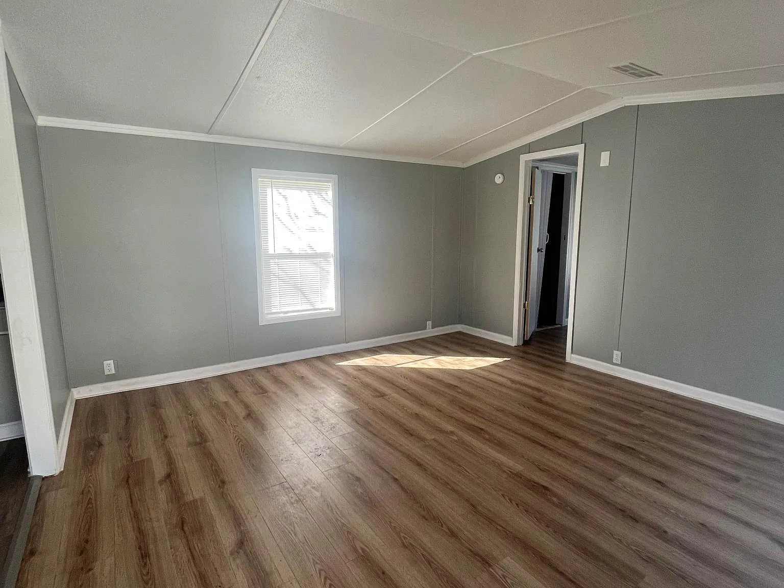 2 bed, 840 sqft, $695 — Photo 3