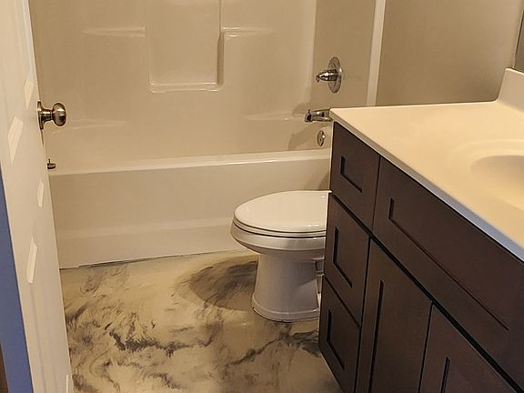 3rd image of 10096 Betsie Creek Dr