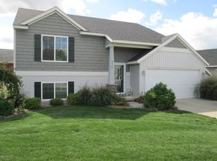4346 Applewood Ct SW, Wyoming, MI