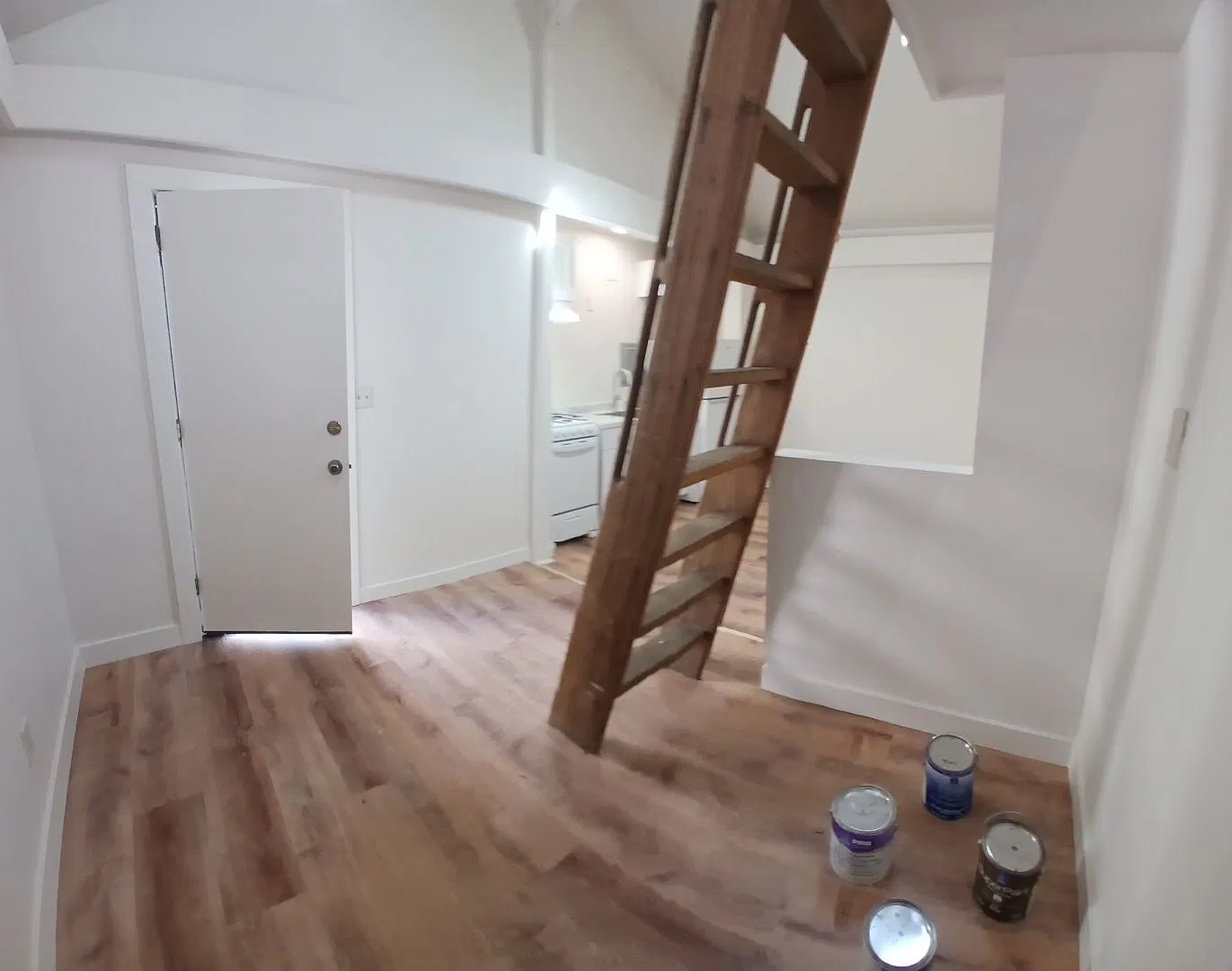 1 bed 1 bath near downtown — Photo 1