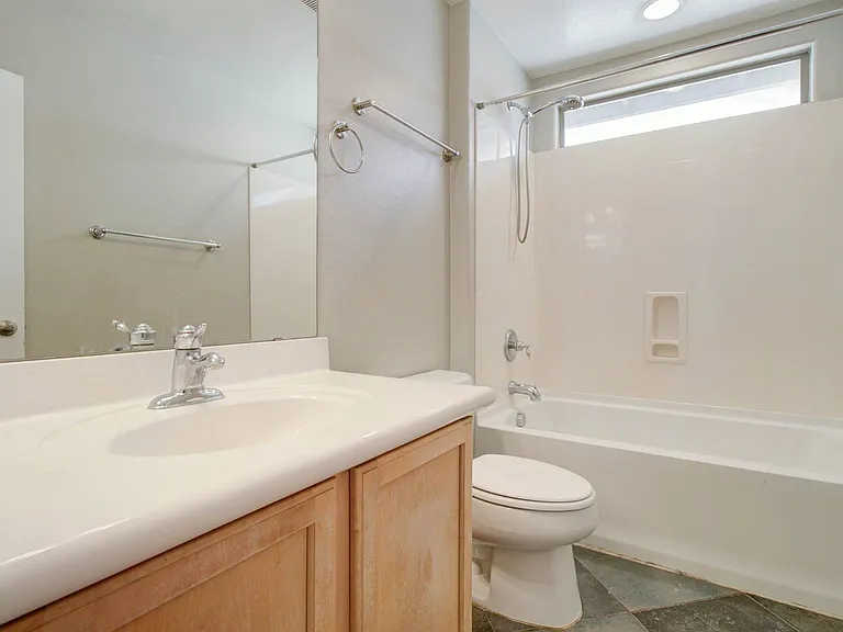 2143 W Marconi Ave — Photo 47