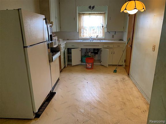 4th image of 3722 Norwood Dr
