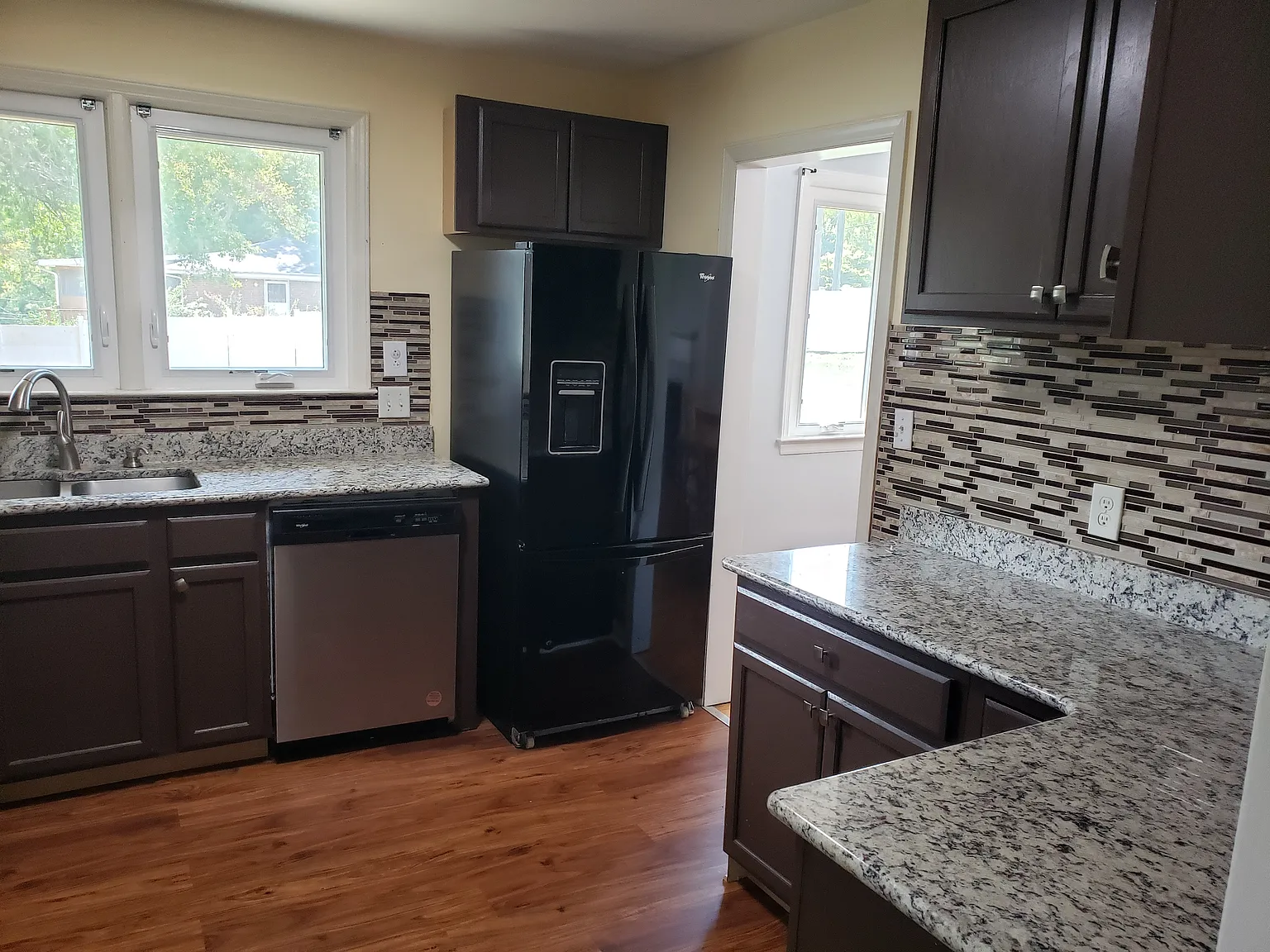 4 bed, 1761 sqft, $2,500 — Photo 3