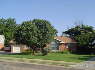 1930 67th St, Lubbock, TX 79412