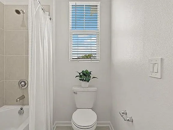 828 Aubey Ln — Photo 14