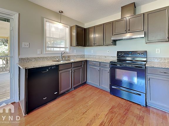 3rd image of 105 Mary Michael Ln