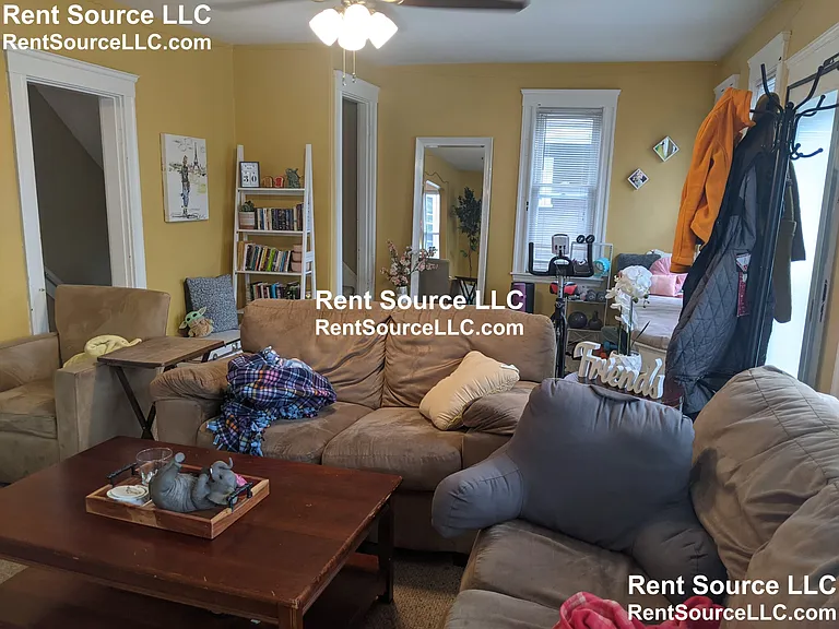 138 W Adams St — Photo 5