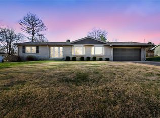 708 Pershing Dr, Warrenton, MO 63383