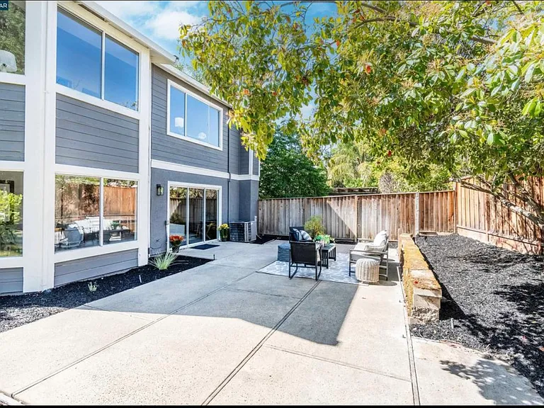 5 Stuart Pl — Photo 49