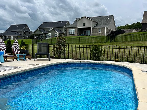 5th image of 7033 Balcolm Ct