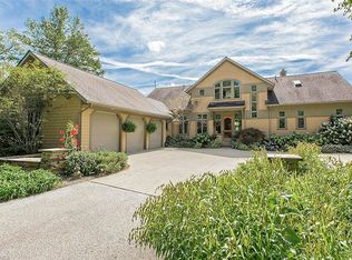 10750 Franks Rd, Chagrin Falls, OH 44023