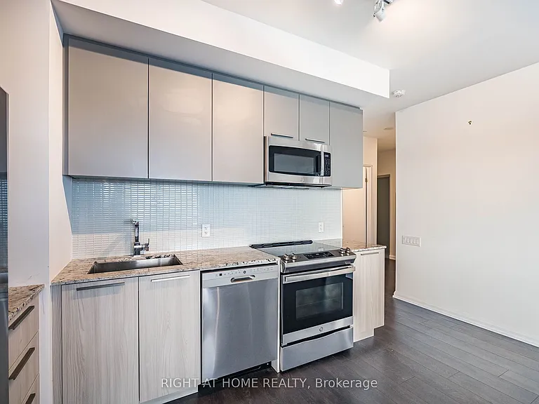 4208 Dundas St W #513 — Photo 14