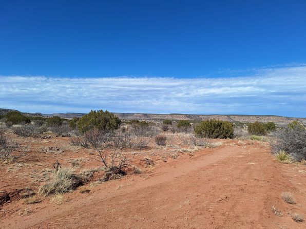 2 E Magnolia Rd, Garita, NM 88421