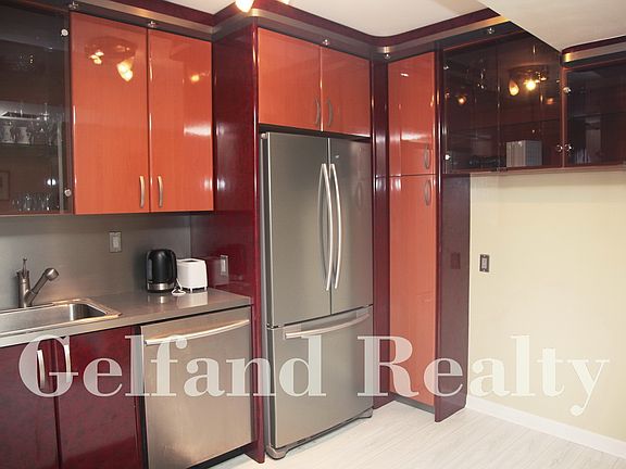 4th image of 100 Bayview Dr #8-310
