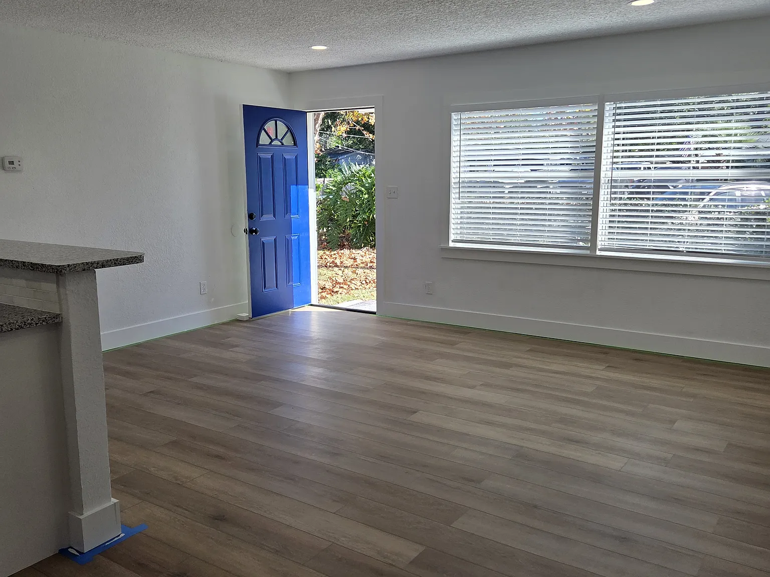 3 bed, 1110 sqft, $1,900 — Photo 2