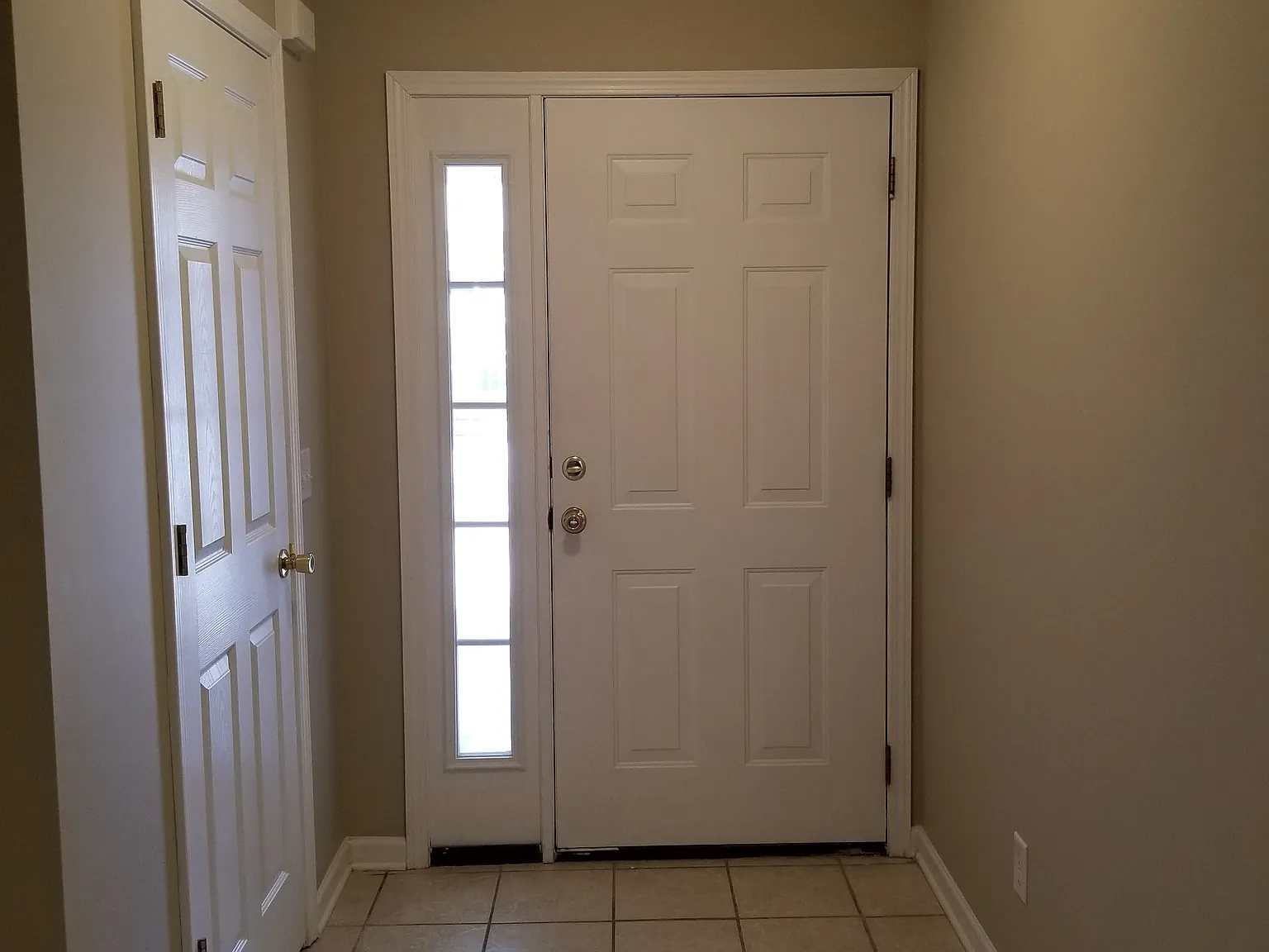 3 bed, 2.5 bath, 1580 sqft, $1,500 — Photo 3