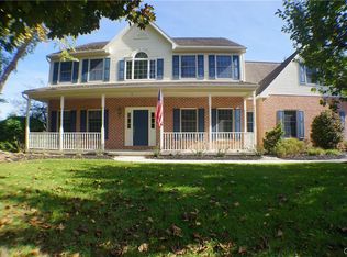 1845 Mallard Ct, Hellertown, PA 18055