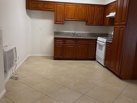 3rd image of 1357 Armadale Ave APT 100