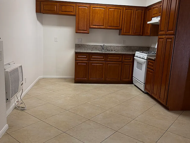 1357 Armadale Ave #100 — Photo 3