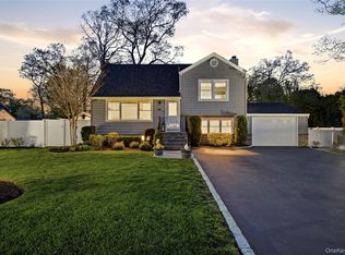 237 Woodlawn Avenue, Saint James, NY 11780