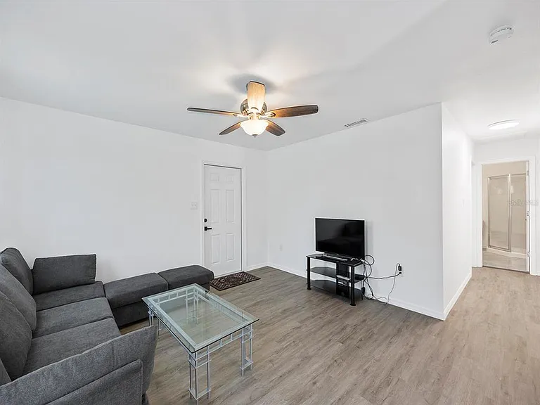 23019 Seneca Ave #A — Photo 9