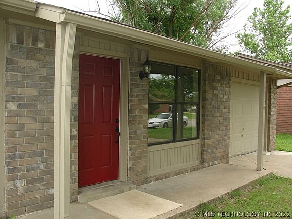4th image of 14427 S Oak Ct