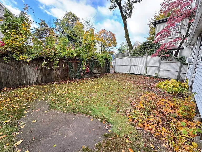 10 Prentiss St #1A — Photo 1