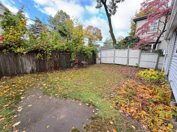 10 Prentiss St #1A, Cambridge, MA 02140