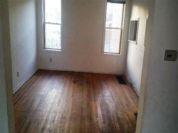 2nd image of 206 S 4th Ave