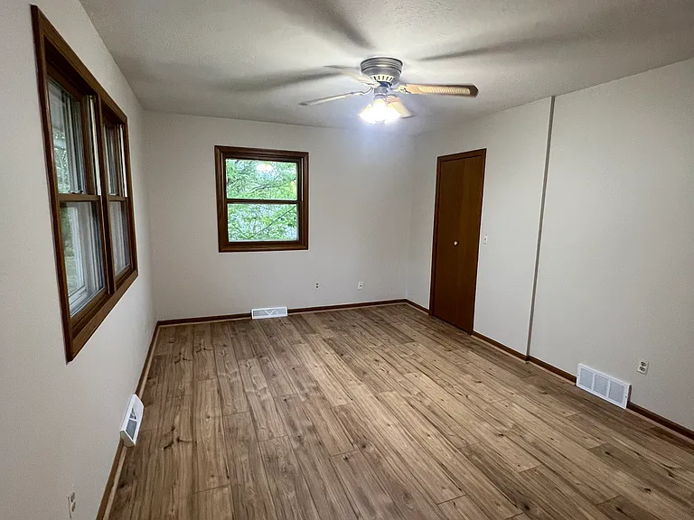 8335 Shepard Rd — Photo 9
