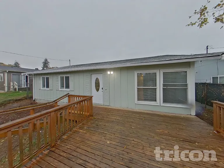 4121 21st Ave SW — Photo 2