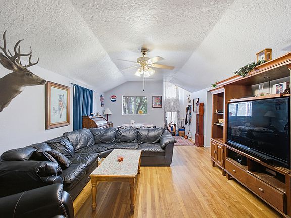 5th image of 124 N Pershing St