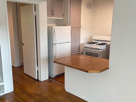 2nd image of 3053 S Robertson Blvd APT 8