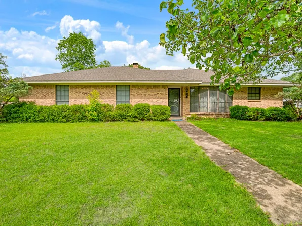 615 N Main St, Bogata, TX 75417