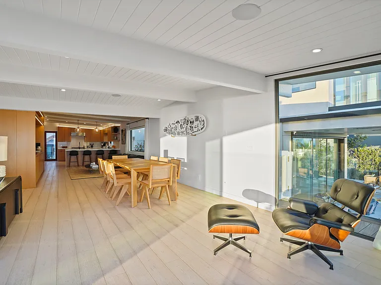 Pull up a chair and enjoy meals with a side of coastal serenity.