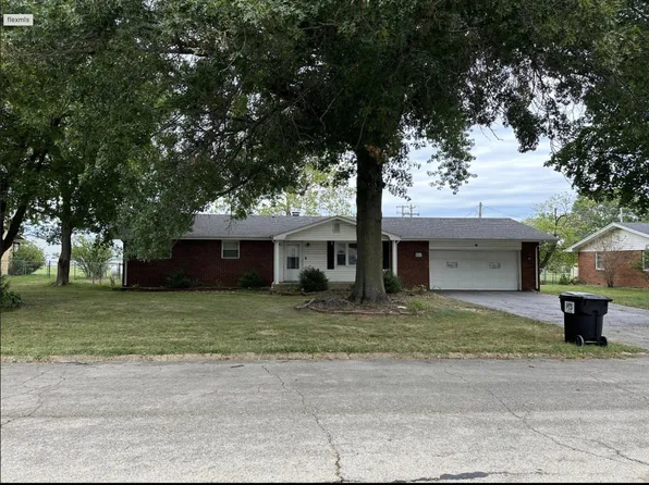 851 E Bedford Street, Marshfield, MO 65706