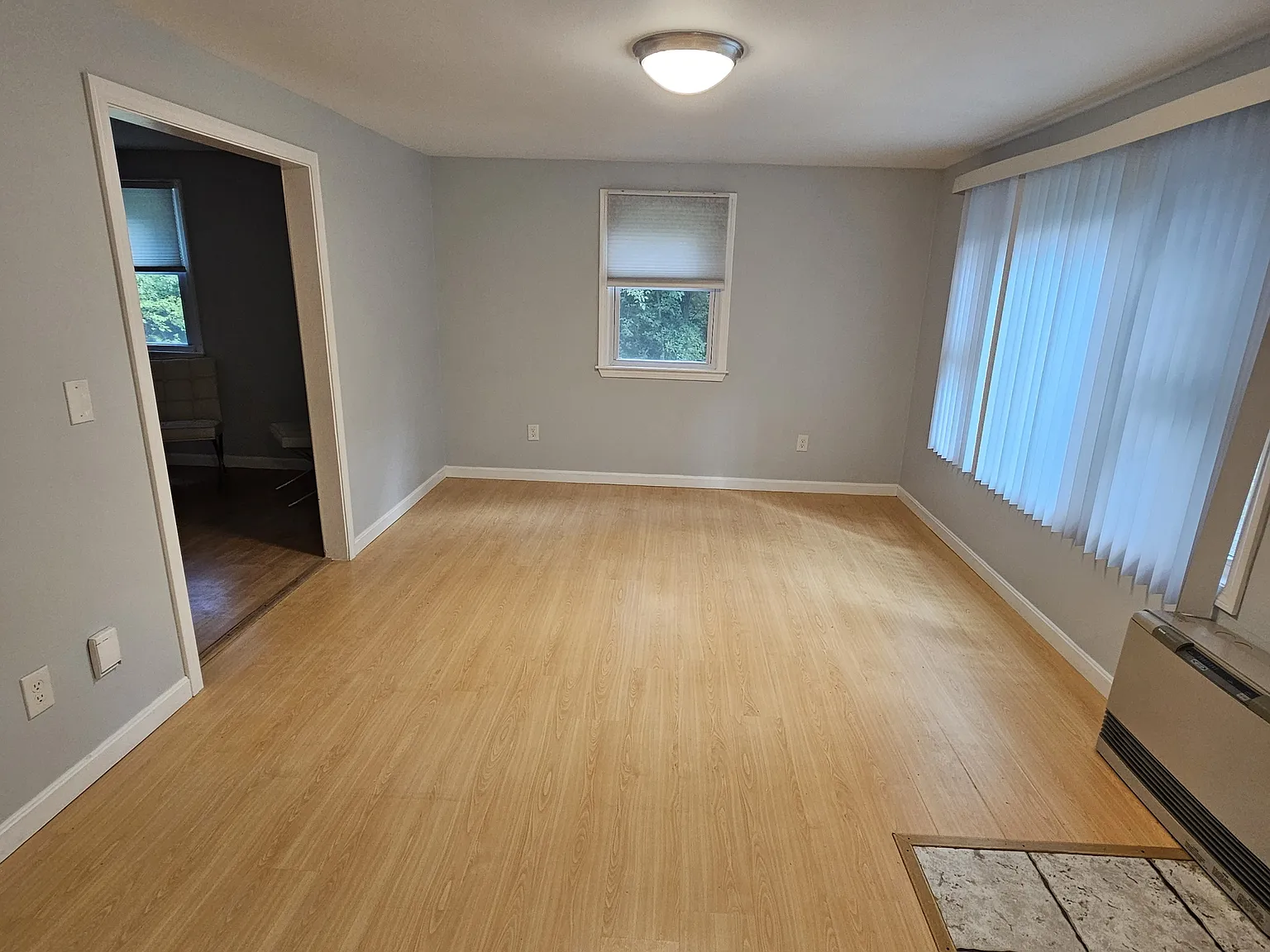 98 Granite St - 0 — Photo 3