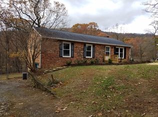 371 Hunters Trl, Troutville, VA 24175